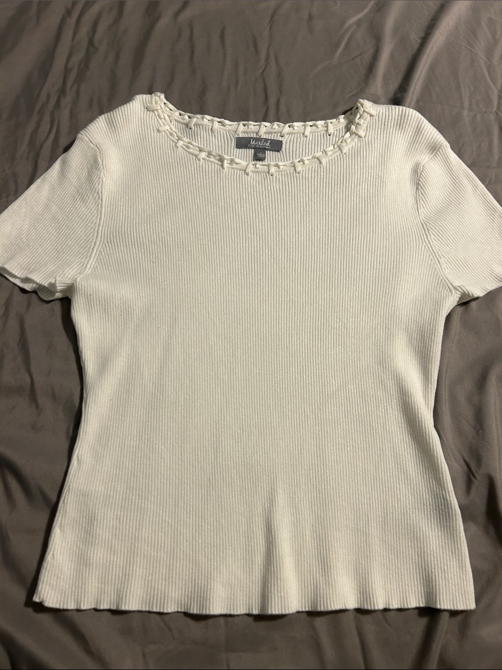 Off-White Ribbed Short-Sleeve Top with Scallop Trim